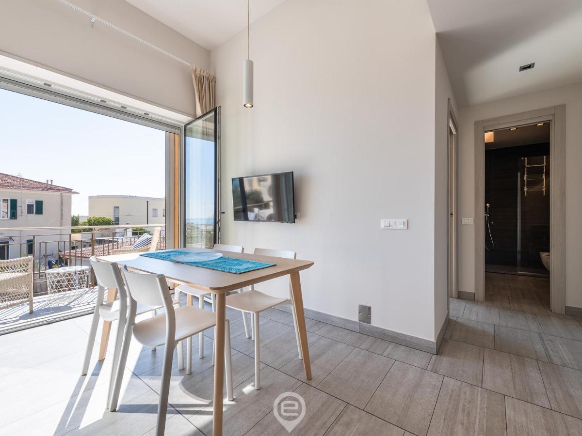 Poetto Sea Breeze - Blue Apartment Cagliari Bagian luar foto