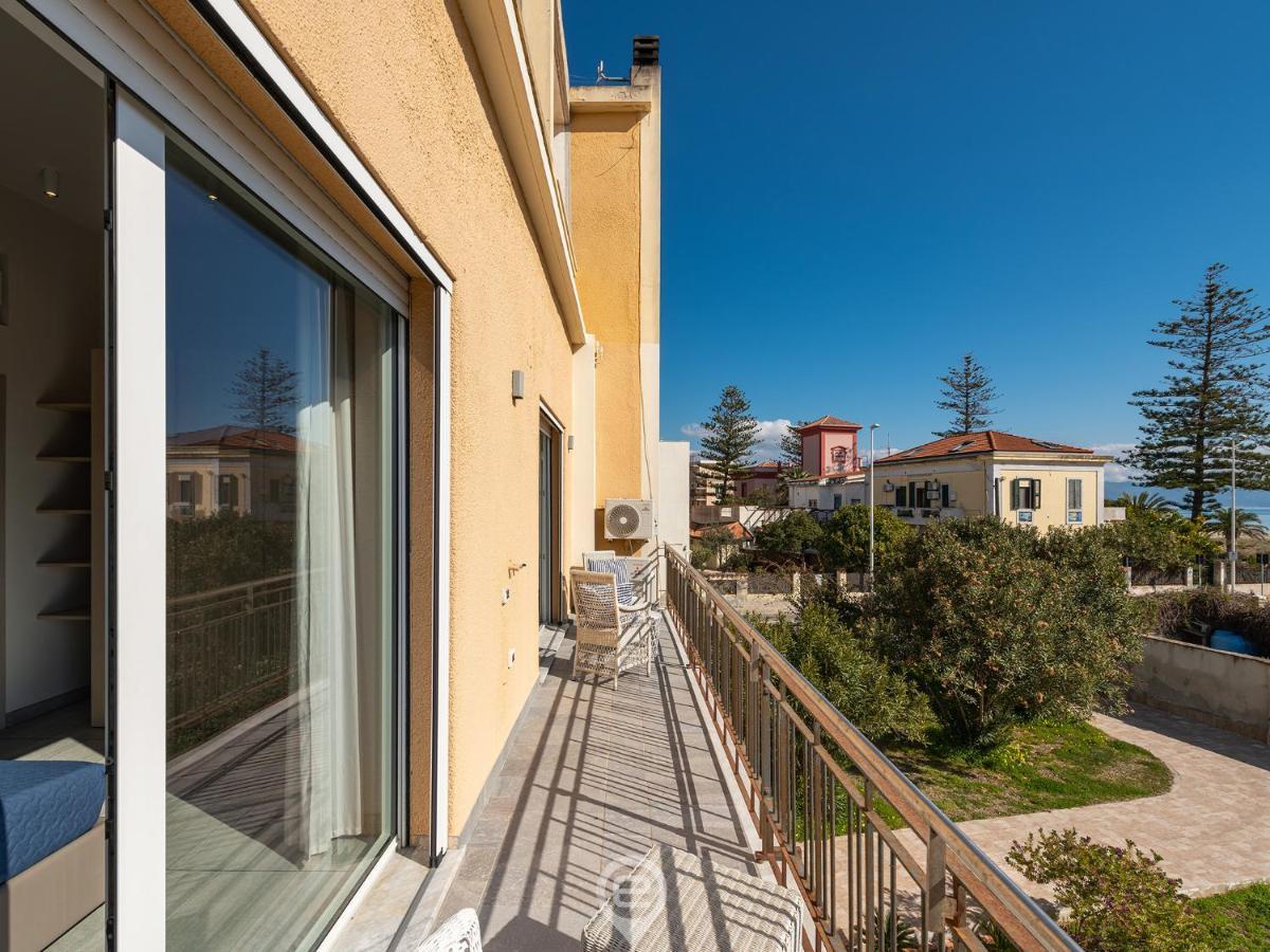 Poetto Sea Breeze - Blue Apartment Cagliari Bagian luar foto