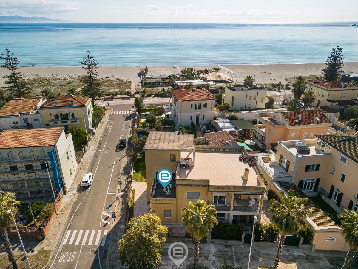 Poetto Sea Breeze - Blue Apartment Cagliari Bagian luar foto