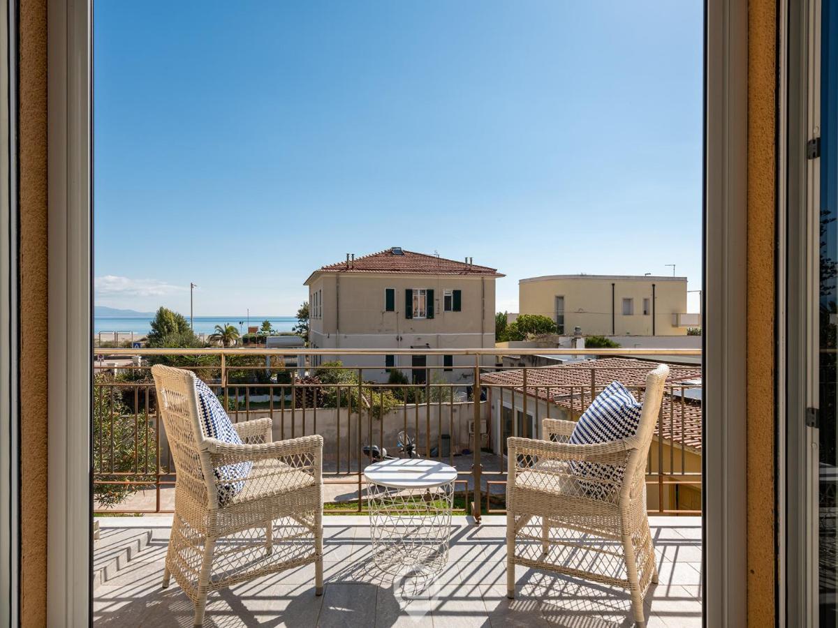 Poetto Sea Breeze - Blue Apartment Cagliari Bagian luar foto