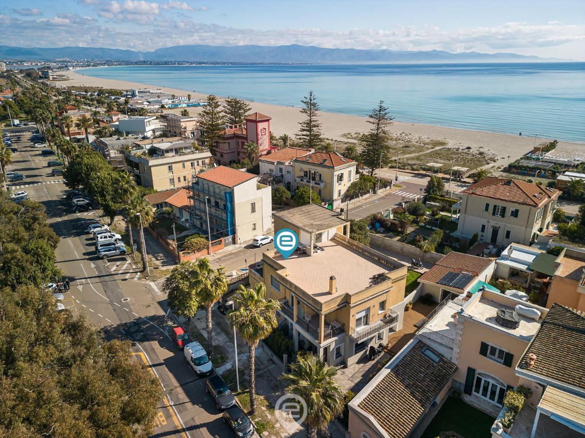 Poetto Sea Breeze - Blue Apartment Cagliari Bagian luar foto