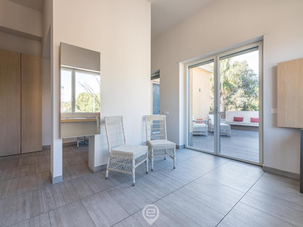 Poetto Sea Breeze - Blue Apartment Cagliari Bagian luar foto