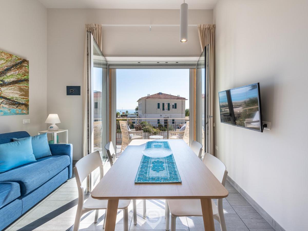 Poetto Sea Breeze - Blue Apartment Cagliari Bagian luar foto