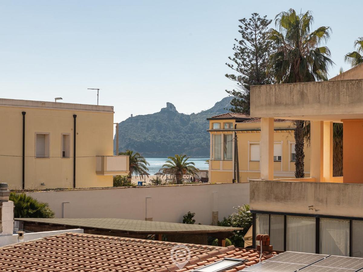 Poetto Sea Breeze - Blue Apartment Cagliari Bagian luar foto