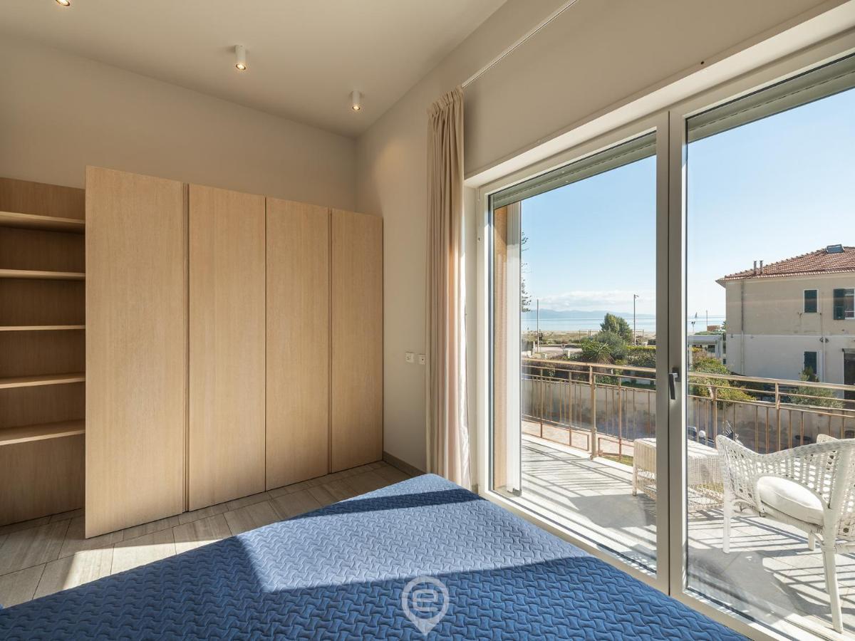 Poetto Sea Breeze - Blue Apartment Cagliari Bagian luar foto
