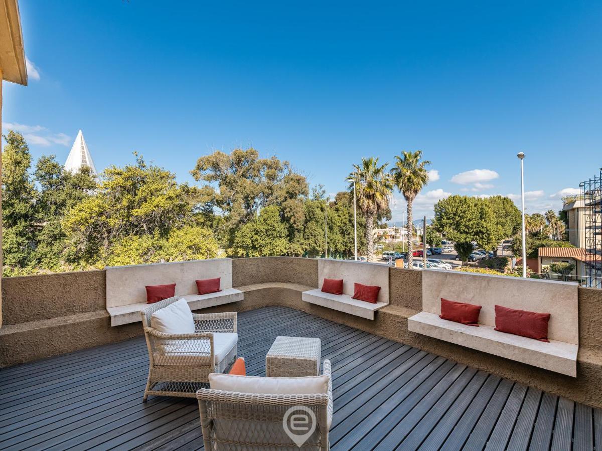 Poetto Sea Breeze - Blue Apartment Cagliari Bagian luar foto